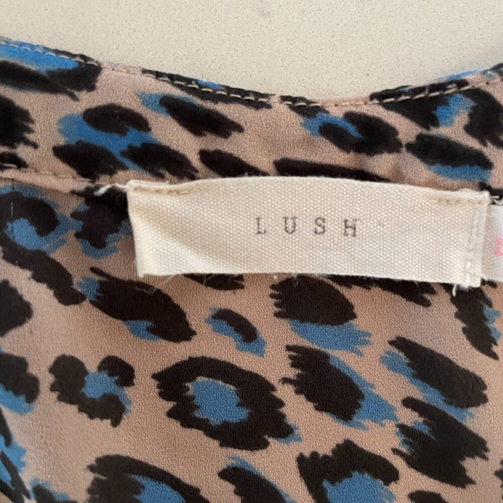 Lush Cheetah Print Sleeveless High Low Blouse,‎ V-Neck, Pink and Blue, Size XS - Picture 4 of 8